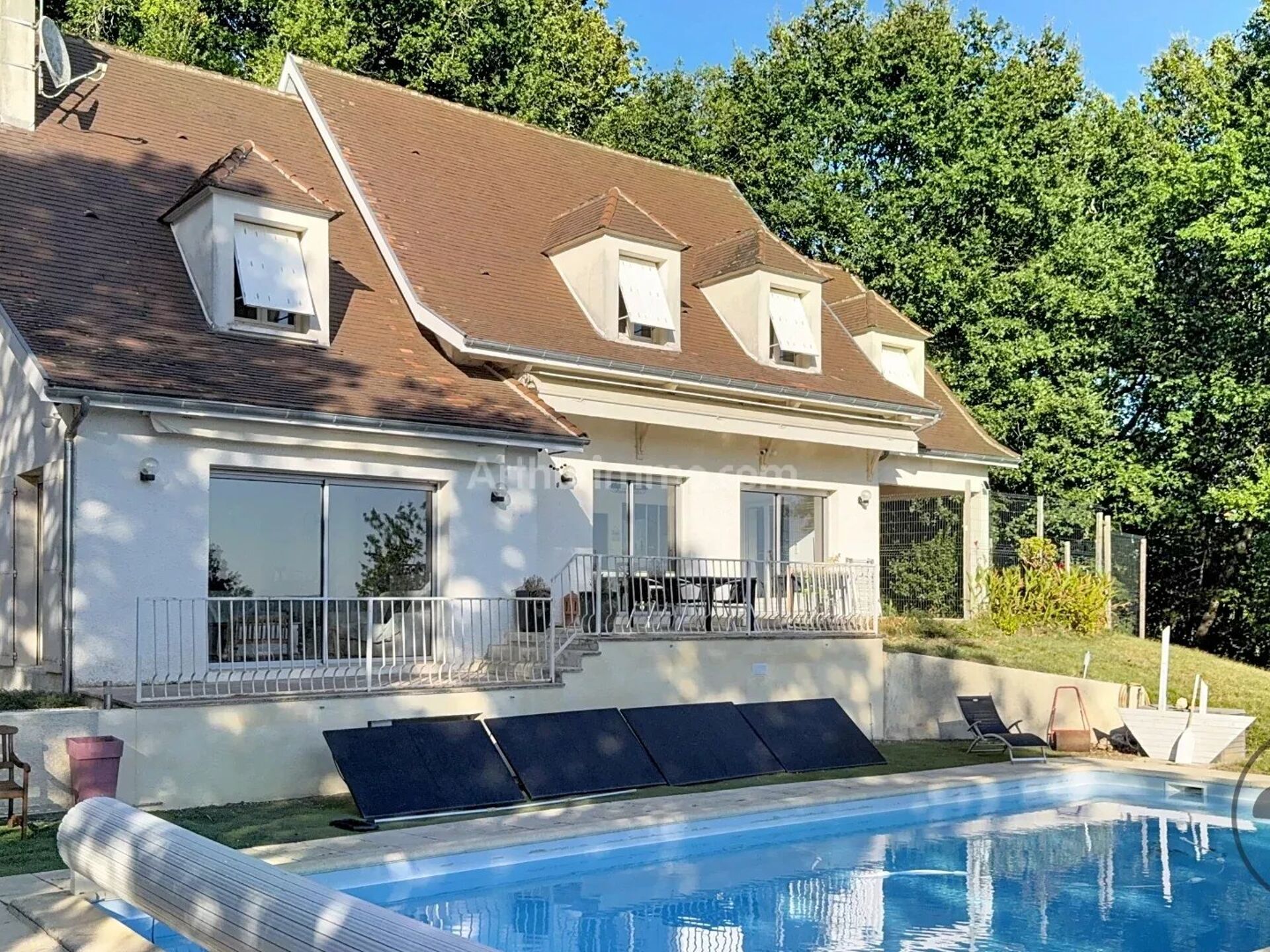 Maison 6 pièces 218 m² · à Vélines · 218 m² · 510 000 €