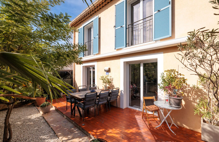 En EXCLUSIVITÉ - VILLA 4 PIECES avec PISCINE & JARDIN à St-P — photo 2