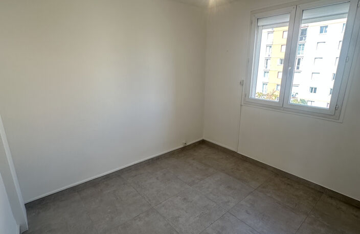 Appartement T3  - 50.33 m2 - AUBAGNE — photo 2