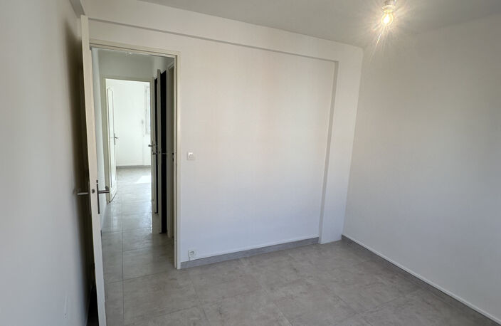 Appartement T3  - 50.33 m2 - AUBAGNE — photo 3