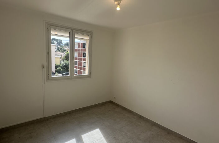 Appartement T3  - 50.33 m2 - AUBAGNE — photo 4