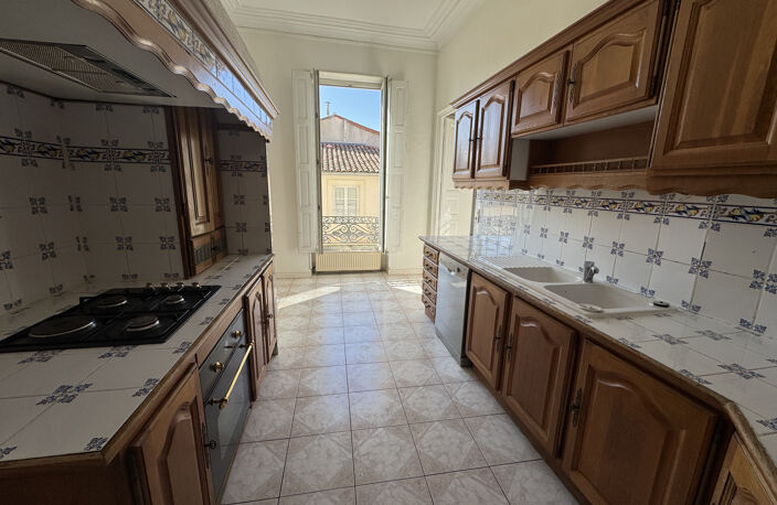 Exclusivité Appartement 144 m2, 3 chambres, grenier + cave - — photo 4