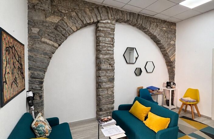 Local commercial de 72 m2 sur le cours — photo 3