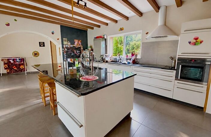 Villa de plain pied sur sous-sol avec grand terrain — photo 3