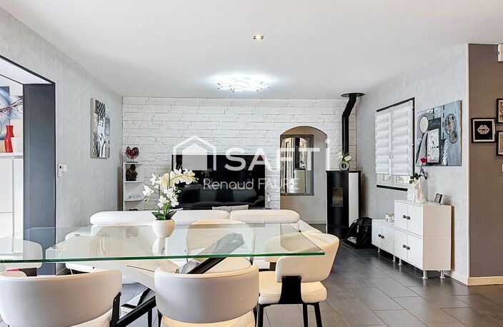 Maison T4 de plain-pied  115 m²  Piscine et équipements énergétiques performants — photo 3