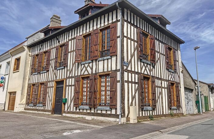 MAISON DE VILLE TRADITIONNELLE — photo 2