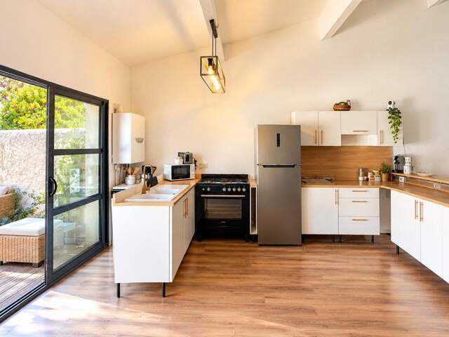 Maison rénovée avec jardin, terrasse et sous-sol  Poilhes — photo du bien
