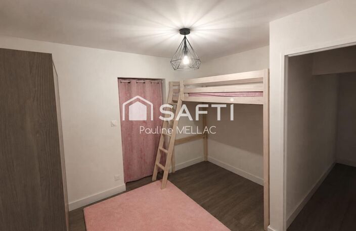Situé sur la commune de Mâcon à proximité du centre et des commerces cet appartement en duplex rénové vous séduira. — photo 3