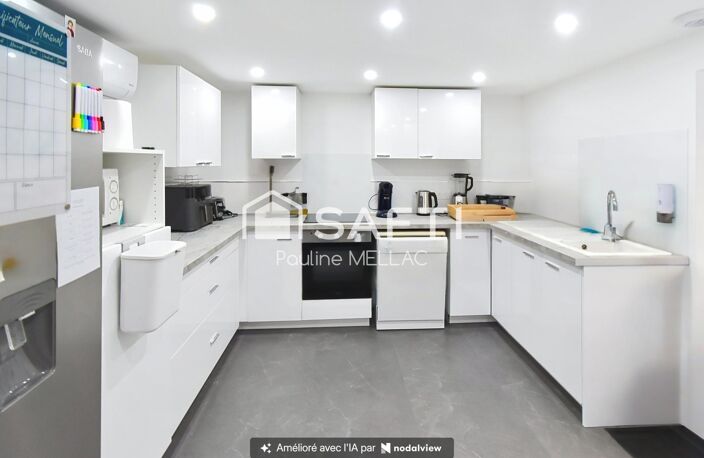 Situé sur la commune de Mâcon à proximité du centre et des commerces cet appartement en duplex rénové vous séduira. — photo 5