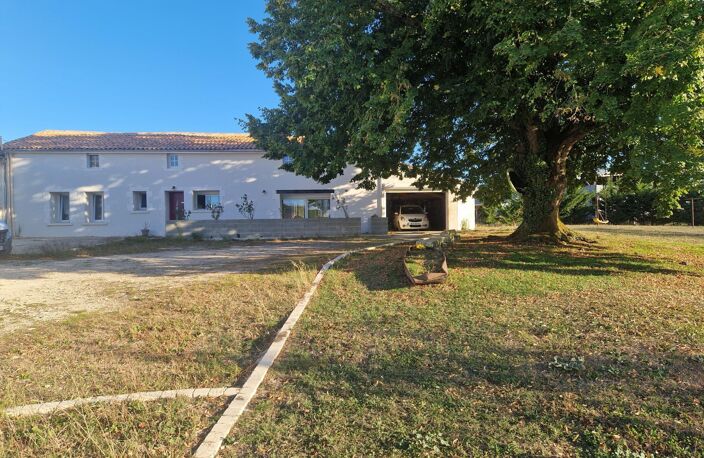 MAISON FAMILIALE DE 234m² ENTIEREMENT RENOVEE — photo 2