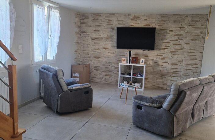 MAISON FAMILIALE DE 234m² ENTIEREMENT RENOVEE — photo 4