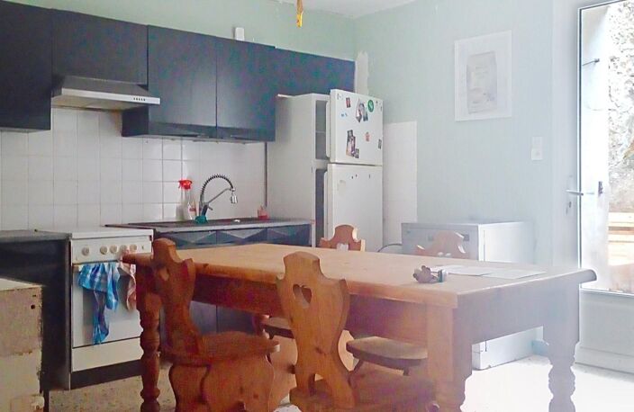 "COUP DE COEUR! Une maison T4 aux beaux volumes,3 chambres , extérieur et grand garage" — photo 2