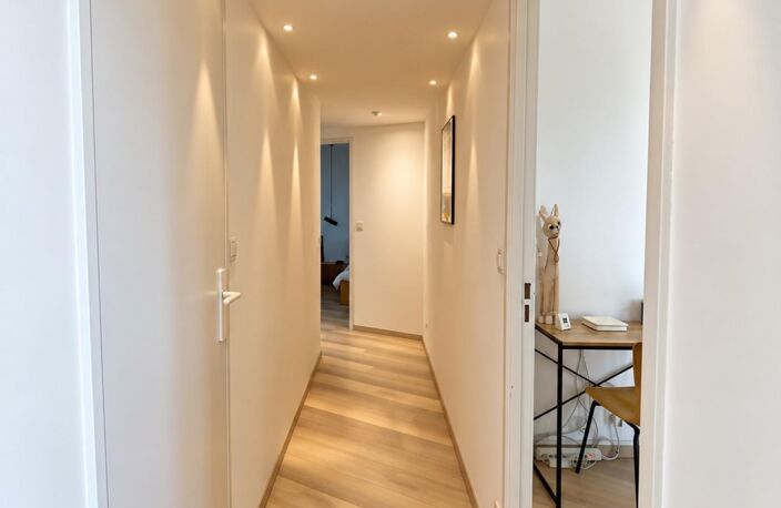 appartement en excellent état et de qualité tout confort avec vue sur la ville de bordeaux — photo 2