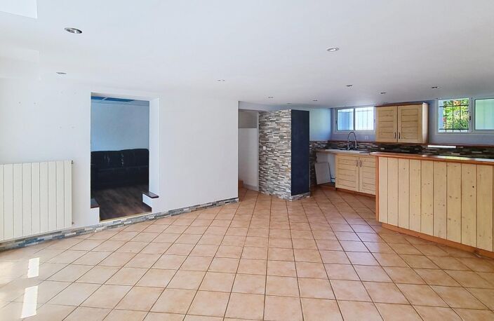 Secteur recherché - Maison familiale avec garage 35m2 - Piscine - Jardin exposé sud — photo 3