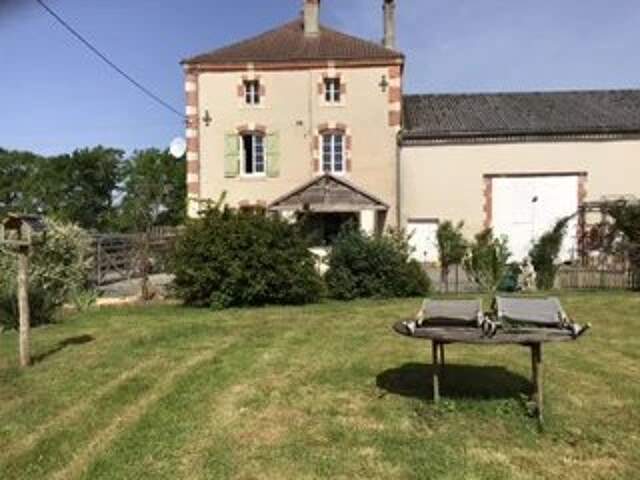 À vendre : propriété équestre, manège, écuries, terrain - Le Dorat - 87 — photo du bien