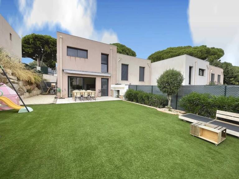 EN EXCLUSIVITÉ  VILLA CONTEMPORAINE 4 PIÈCES – FRÉJUS — photo 1