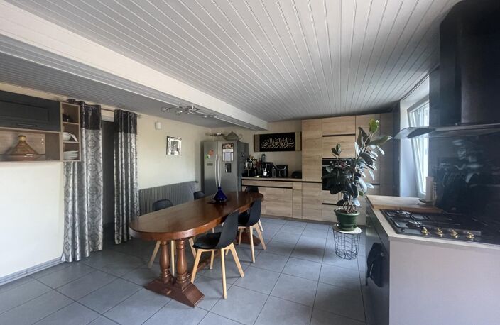 Vente maison 5 pièces 125 m² Thizy-les-Bourgs (69240) — photo 4