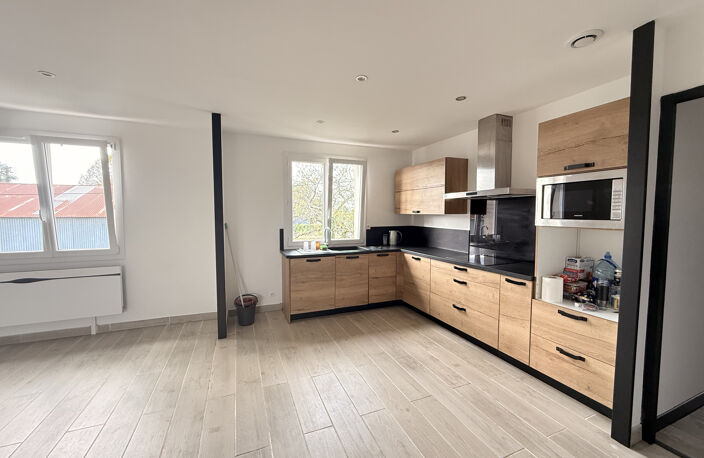 Maison rénovée avec terrasse sur Mouilleron st Germain — photo 2