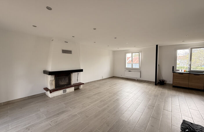 Maison rénovée avec terrasse sur Mouilleron st Germain — photo 3