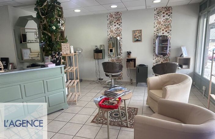 SALON DE COIFFURE — photo 2