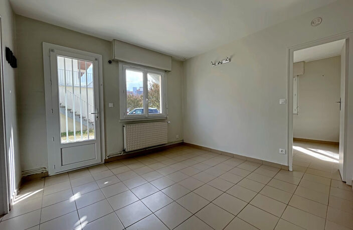 LIBOURNE   APPARTEMENT T2 AVEC JARDIN ET PARKINGS PRIVATIFS — photo 2