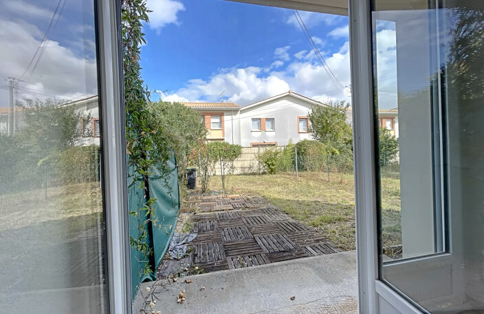 LIBOURNE   APPARTEMENT T2 AVEC JARDIN ET PARKINGS PRIVATIFS — photo 3