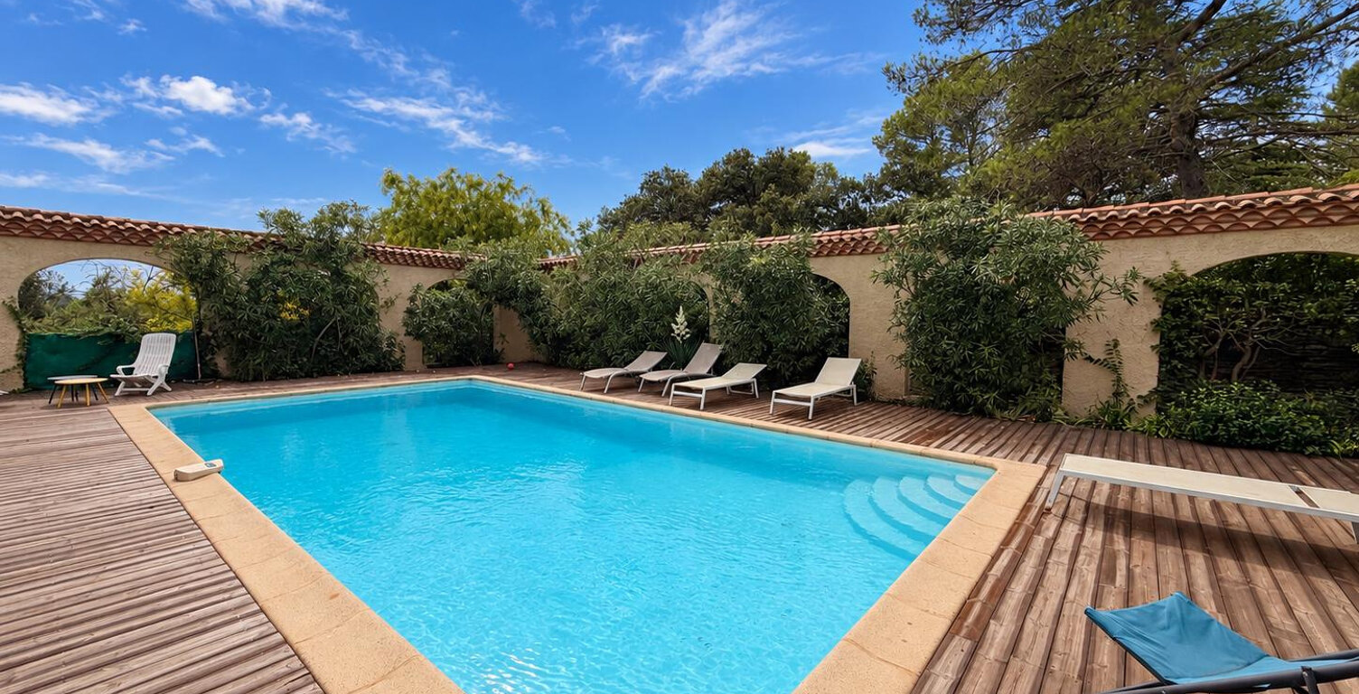 NIMES LA CIGALE Magnifique bastide 6 pièces de 210 m2 avec j — photo 1