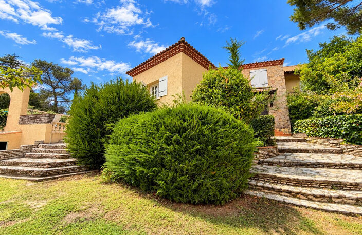NIMES LA CIGALE Magnifique bastide 6 pièces de 210 m2 avec j — photo 2