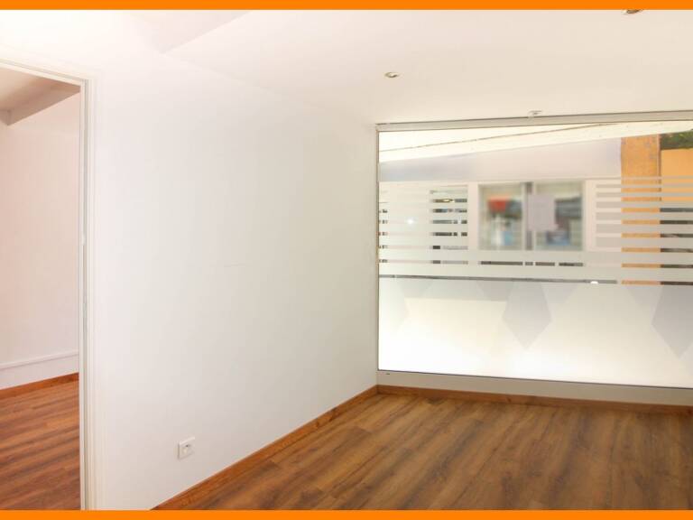 Local commercial — photo 1