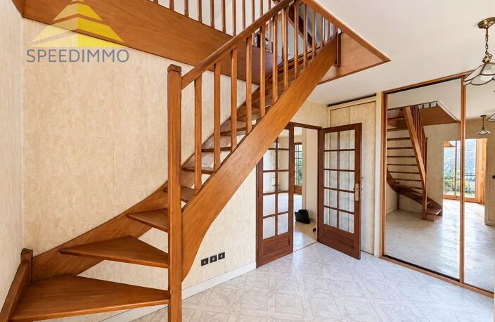Maison individuelle avec beau potentiel – au calme en fond d'impasse — photo 3