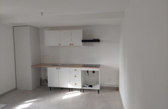 Location appartement 2 pièces 43 m² à Villette-de-Vienne (38200) — photo 2
