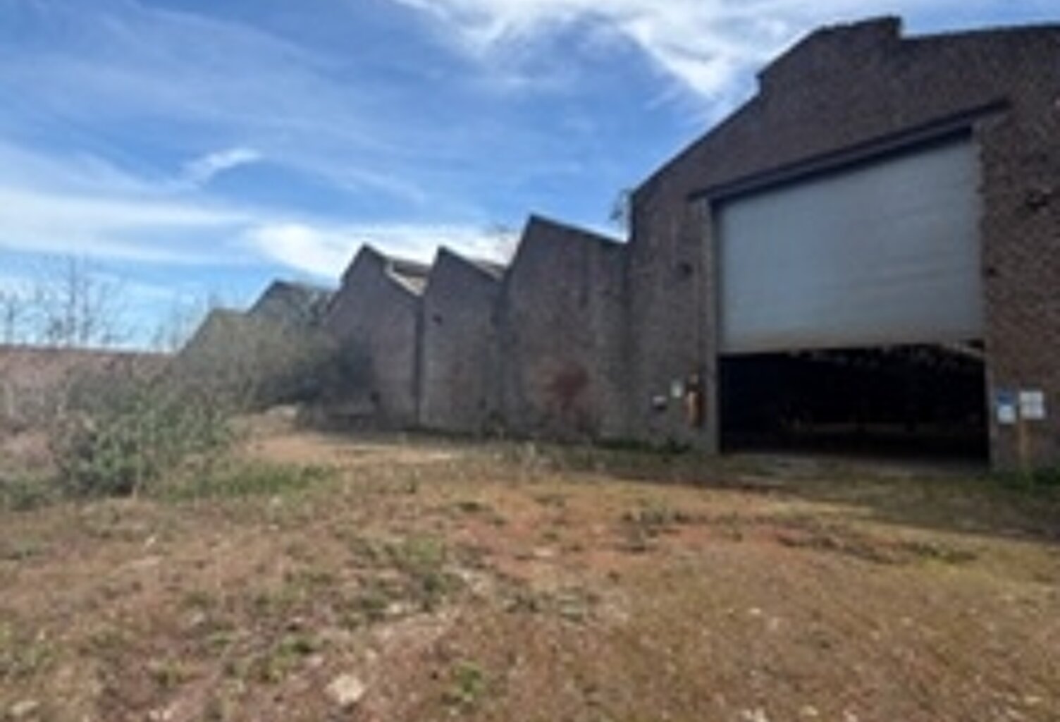 Vente Garage 116 m&sup2; — photo 1
