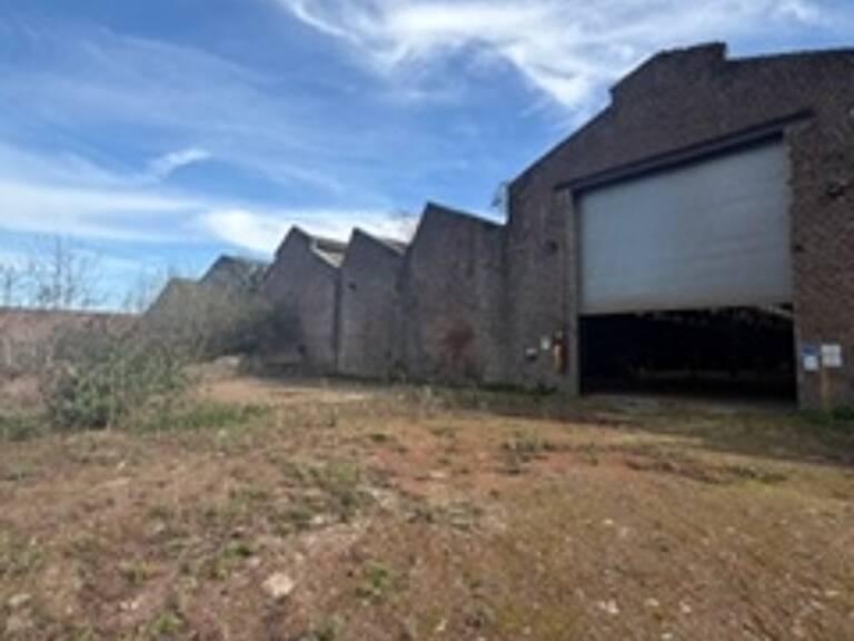 Vente Garage 116 m&sup2; — photo 1