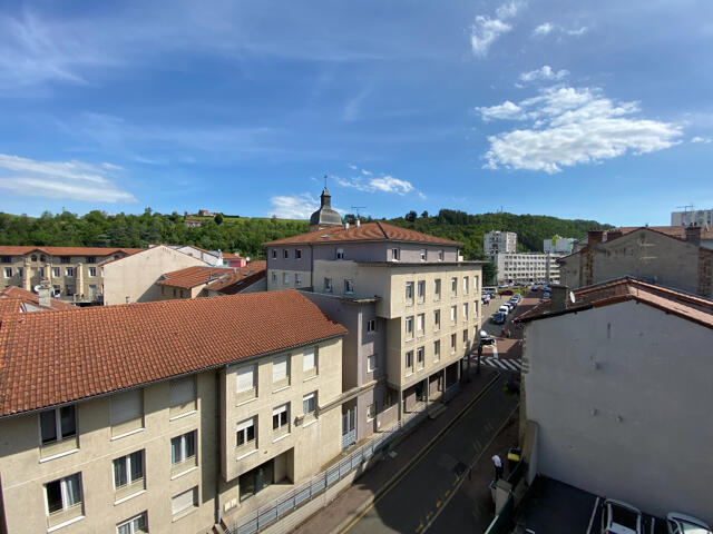 Appartement proposé à Le Chambon-Feugerolles