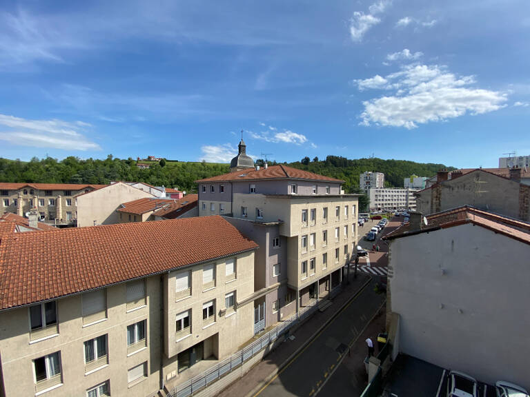 Appartement  T3 CHAMBON-FEUGEROLLES — photo 1