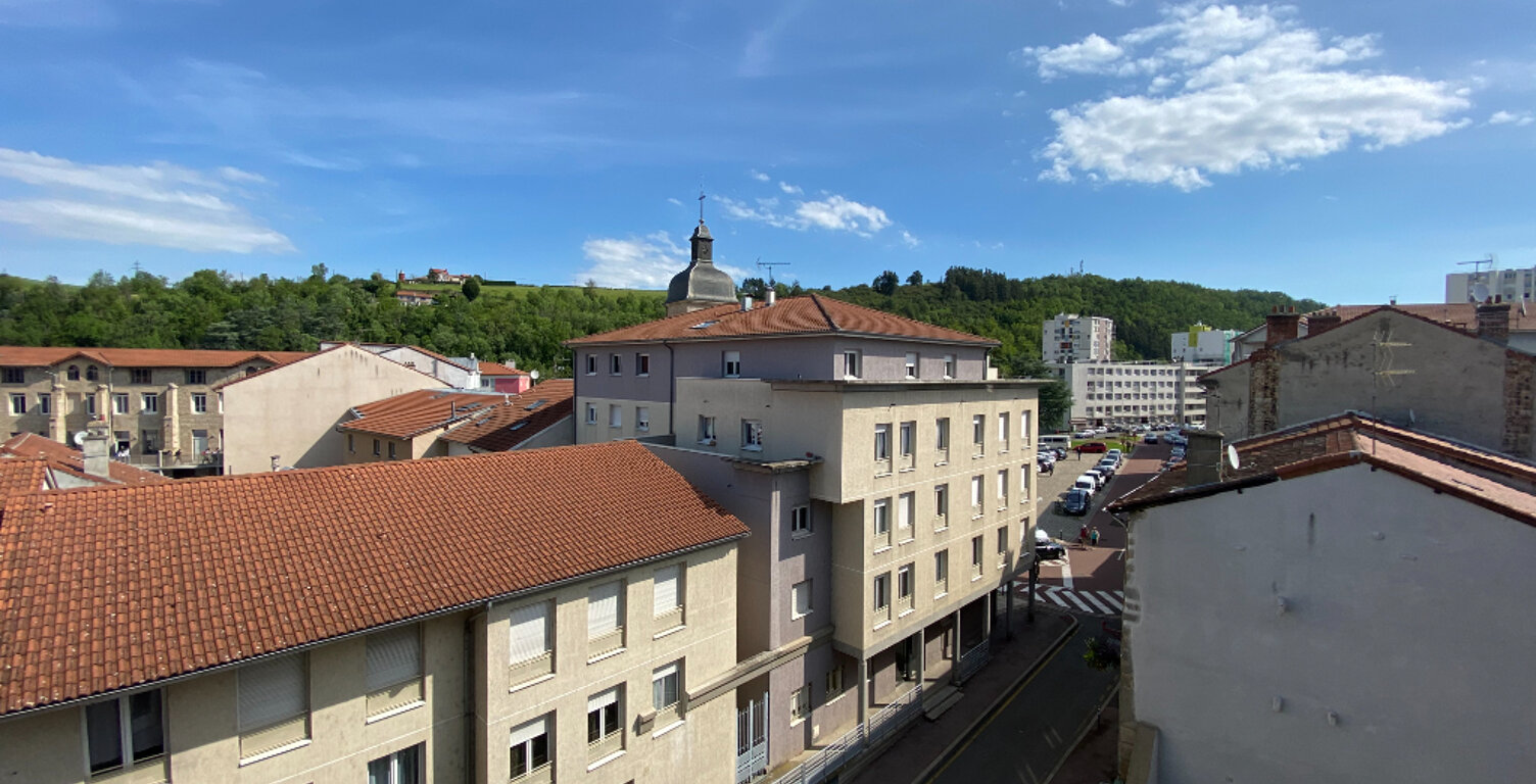 Appartement  T3 CHAMBON-FEUGEROLLES — photo 1