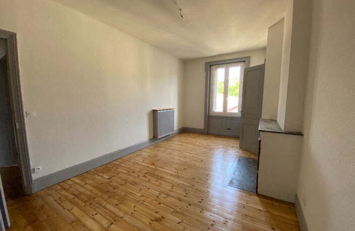 Appartement  T3 CHAMBON-FEUGEROLLES — photo 4