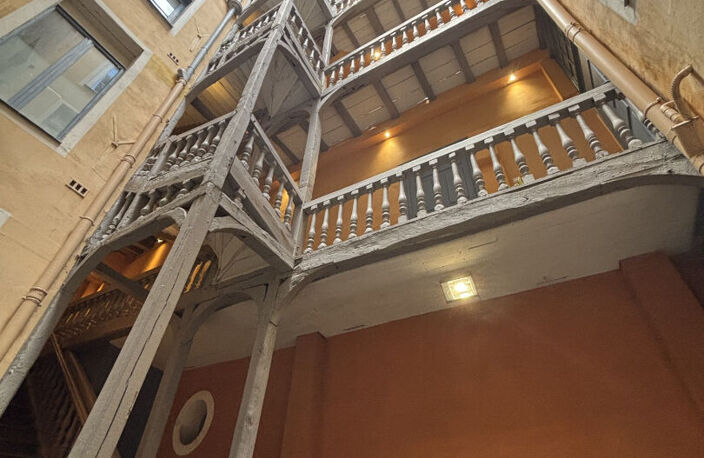 RENNES CENTRE - T3 81,55 M² - CHARME DE L'ANCIEN — photo 3