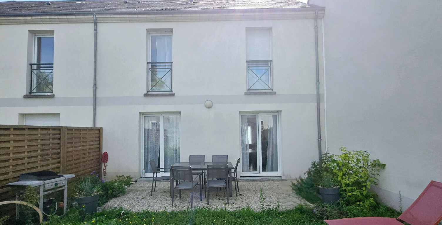 Maison Saint Denis De L Hotel 5 pièce(s) 103 m2 — photo 1