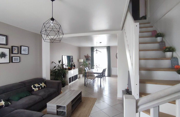 Maison Saint Denis De L Hotel 5 pièce(s) 103 m2 — photo 2