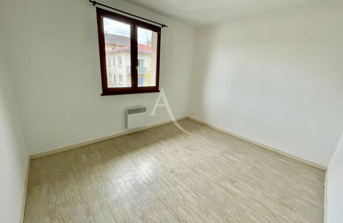 Appartement T3 de 75m² à L'Isle-Jourdain — photo 3