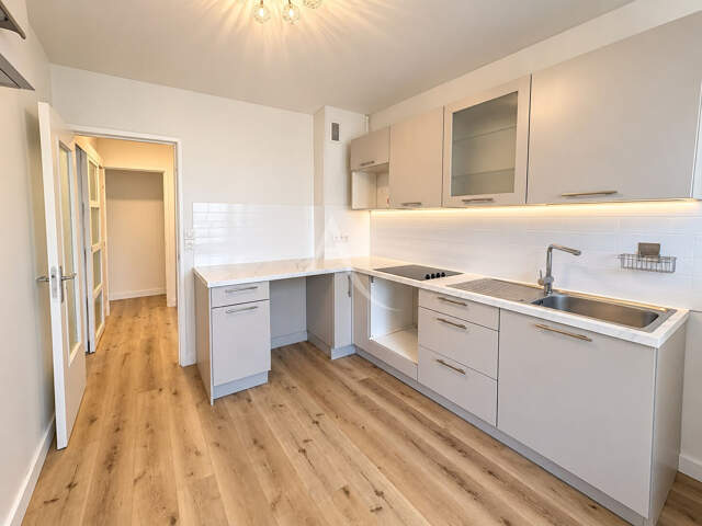 COLOMIERS A COTE DU METRO : GRAND T2 50m²  + parking + cellier — photo du bien