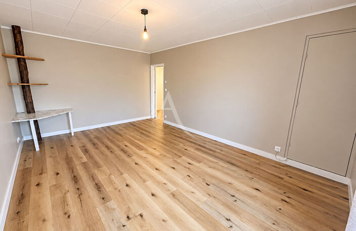 COLOMIERS A COTE DU METRO : GRAND T2 50m²  + parking + cellier — photo 4