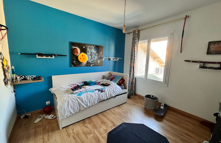 Immeuble en ville 2 appartements avec cours et garages — photo 5