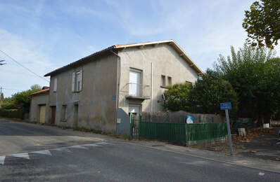 Immeuble en ville 2 appartements avec cours et garages — photo du bien
