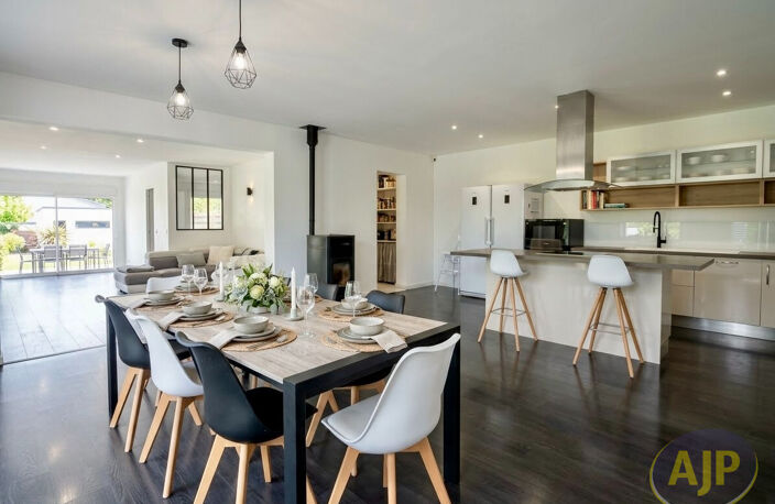 Maison contemporaine, 4 chambres et 1 bureau ! — photo 3