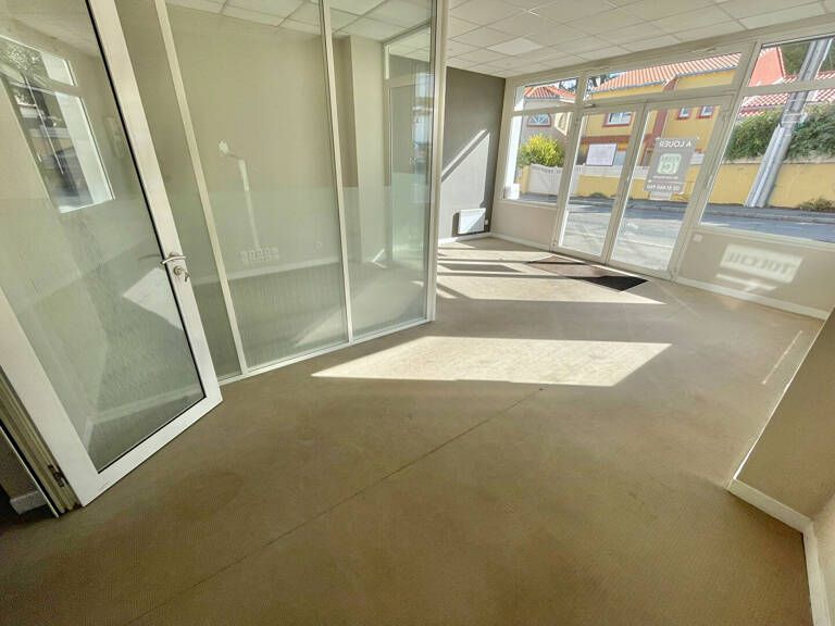 A LOUER - VERTOU PROCHE BOURG - LOCAL COMMERCIAL D'ENVIRON 40 M² — photo 1