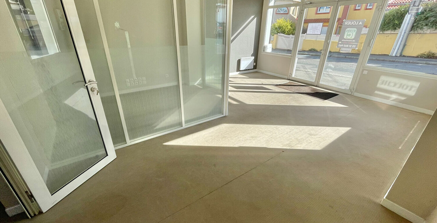 A LOUER - VERTOU PROCHE BOURG - LOCAL COMMERCIAL D'ENVIRON 40 M² — photo 1