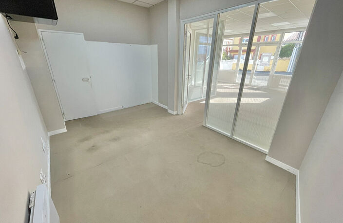 A LOUER - VERTOU PROCHE BOURG - LOCAL COMMERCIAL D'ENVIRON 40 M² — photo 4