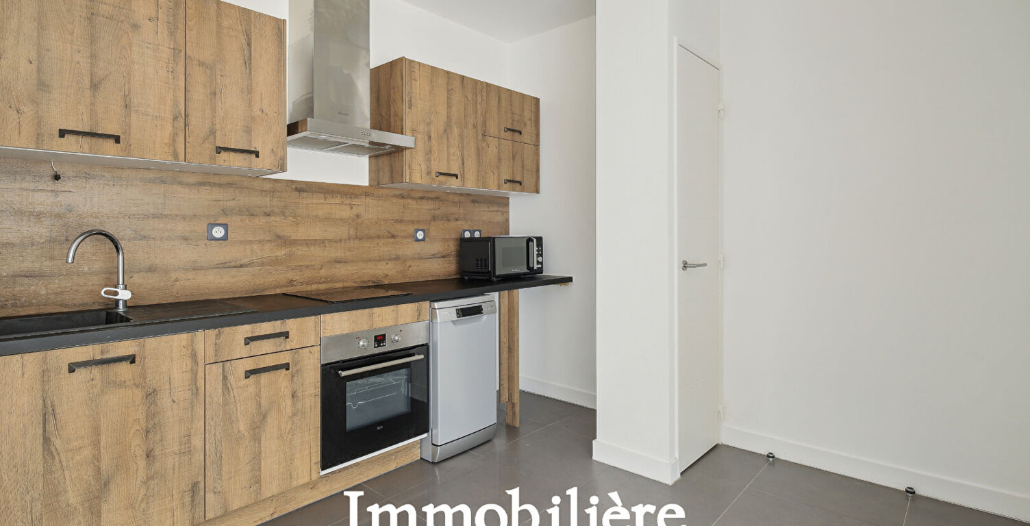 RARE T2 AVEC TERRASSE ET GARAGE COEUR CROIX-ROUSSE - LYON 4EME — photo 1